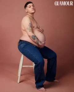 Affiche Glamour d'un homme enceint