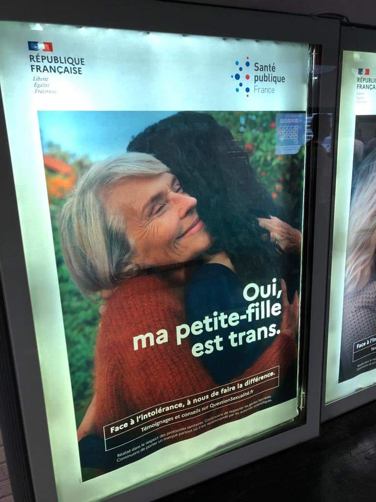 Affiche de campagne gouvernementale "Oui, ma fille est trans"