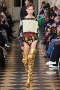 Défilé Mode homme short et jambières