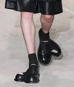 Mode marcher à coté de ses pompes